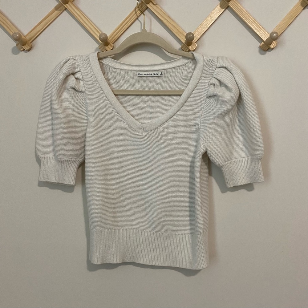 Abercrombie and Fitch White Knit Poof Sleeve Sweater size Small